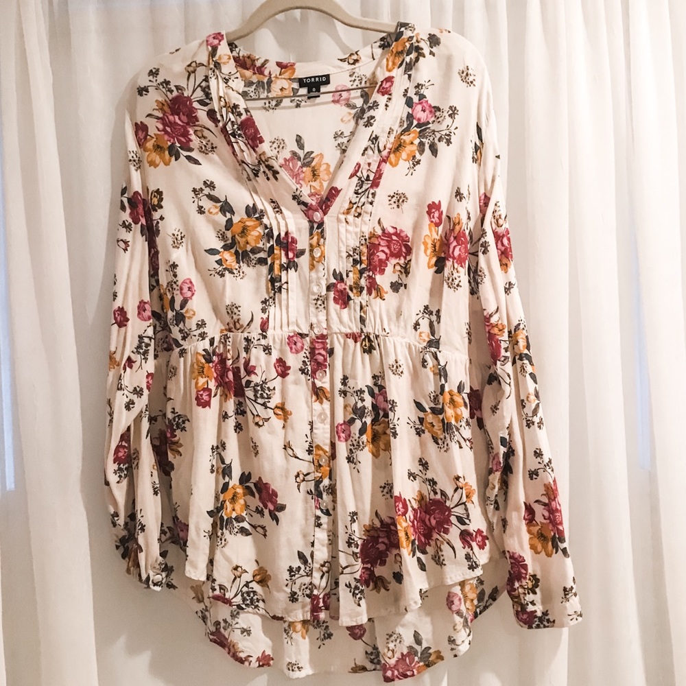 Torrid White Floral Button Up Long Sleeve Blouse 0
